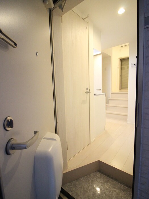 物件内観写真19　(玄関)