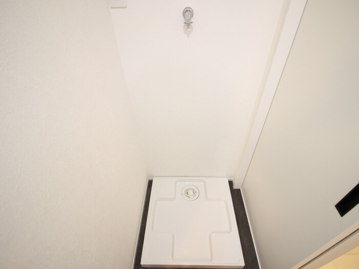 物件内観写真17　(洗濯機置場)