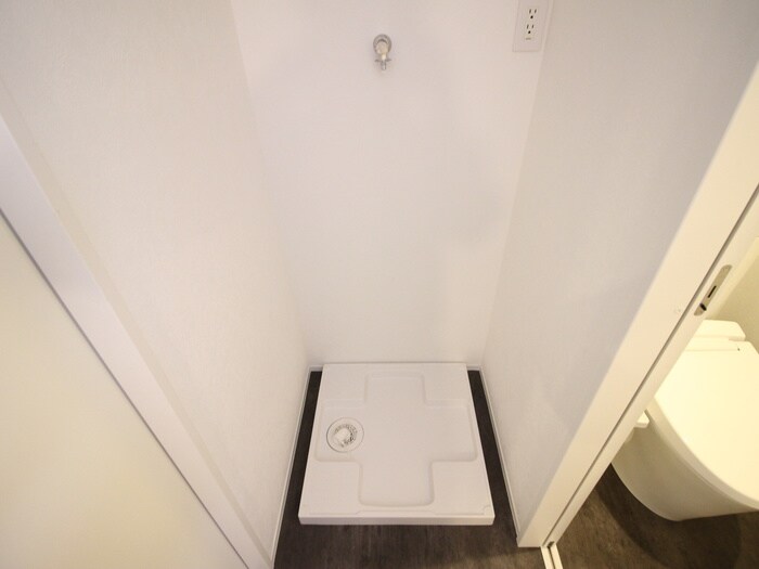 物件内観写真17　(洗濯機置場)