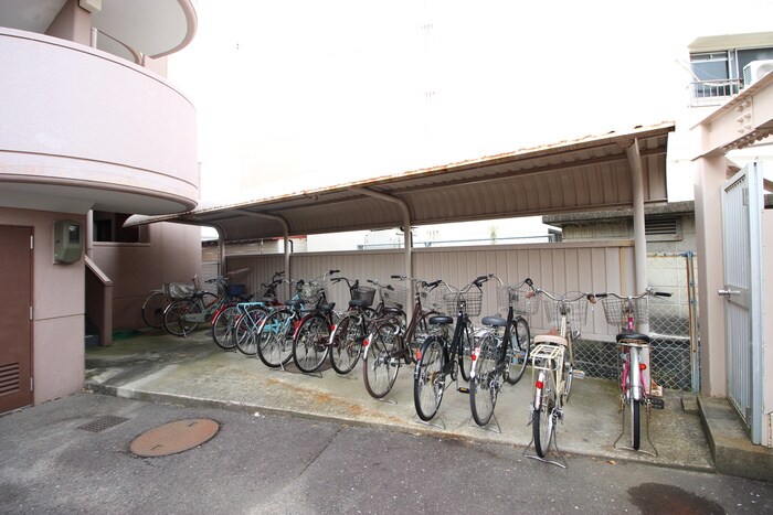 物件外観写真3　(駐輪場)
