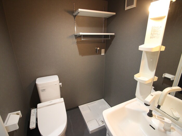 物件内観写真12　(洗濯機置場)