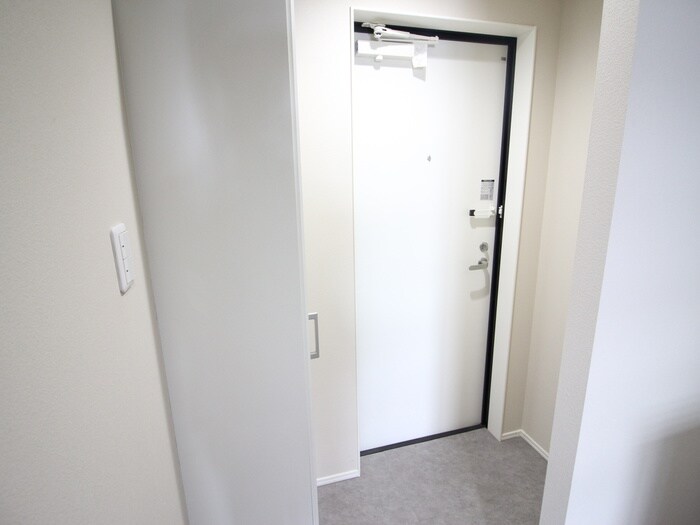 物件内観写真17　(玄関)