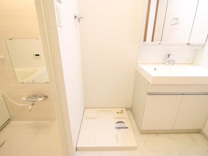 物件内観写真13　(洗濯機置場)