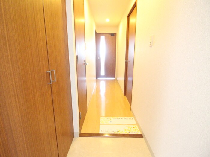 物件内観写真15　(玄関)