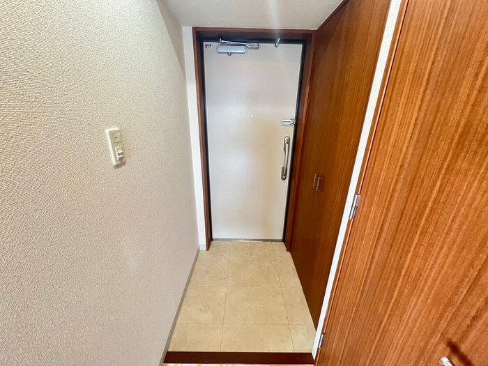 物件内観写真20　(玄関)
