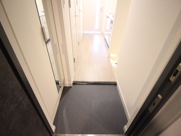 物件内観写真17　(玄関)