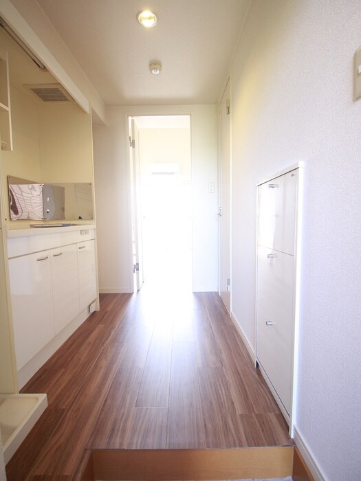 物件内観写真16　(廊下)