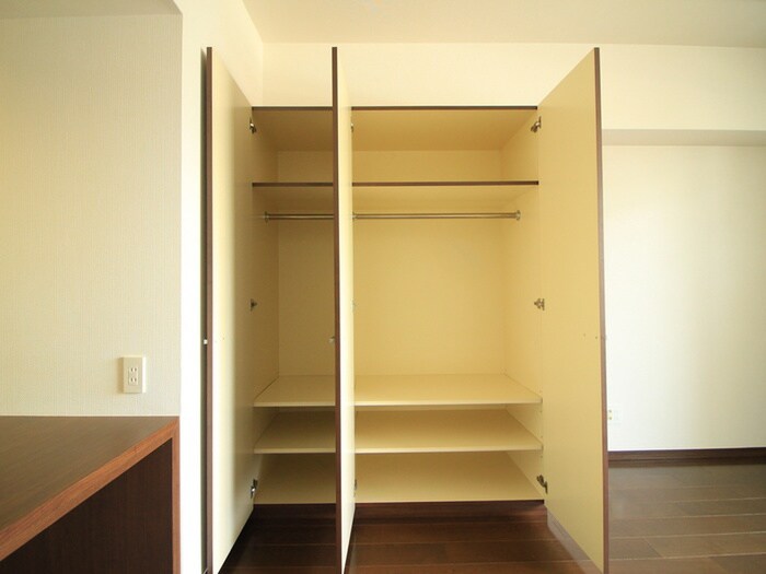 物件内観写真15　(収納)