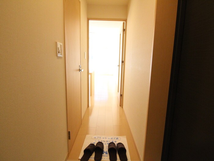 物件内観写真17　(廊下)