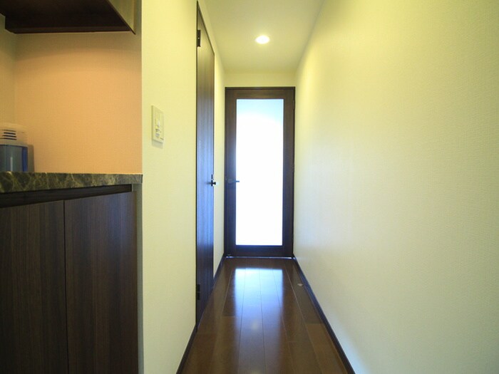 物件内観写真21　(廊下)