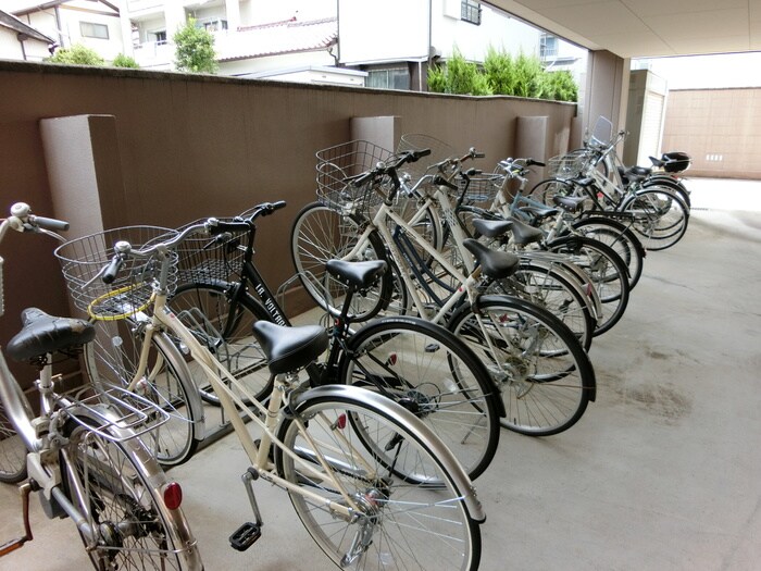 物件外観写真6　(駐輪場)
