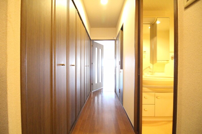物件内観写真18　(廊下)