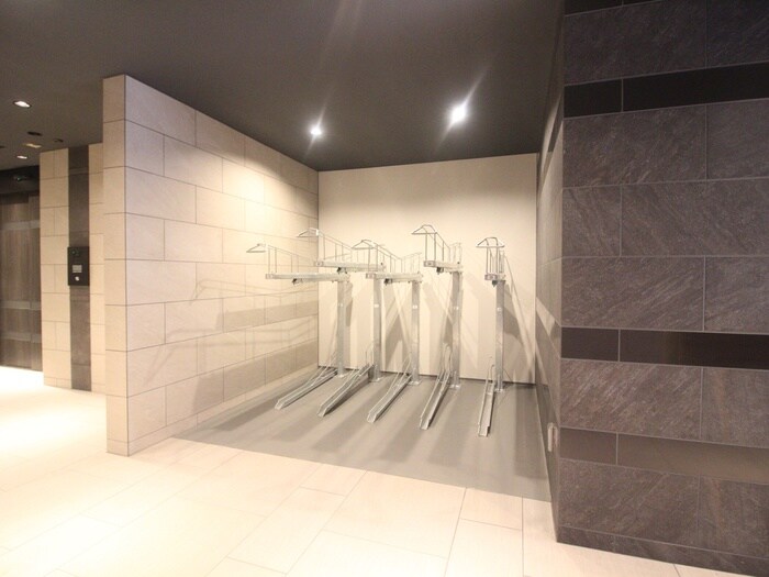 物件外観写真3　(駐輪場)