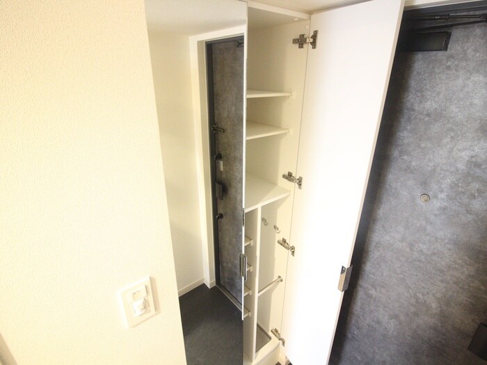 物件内観写真15　(靴箱)
