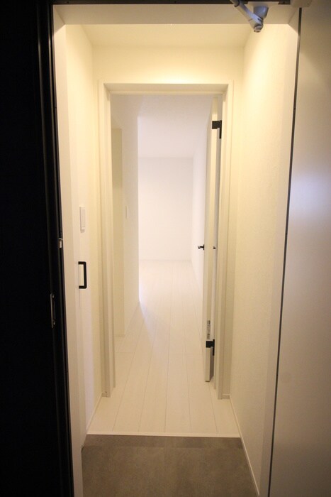 物件内観写真7　(玄関)