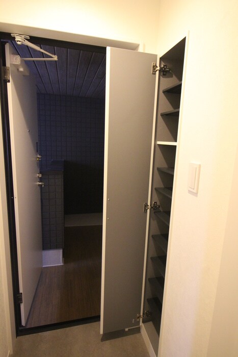 物件内観写真8　(靴箱)