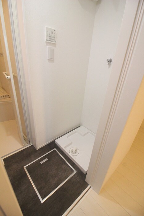 物件内観写真11　(洗濯機置場)