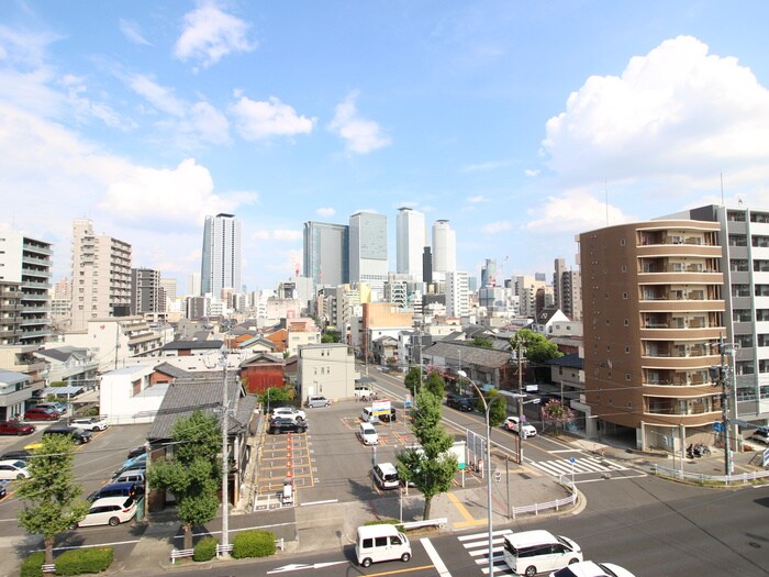 物件内観写真16　(室内からの展望)