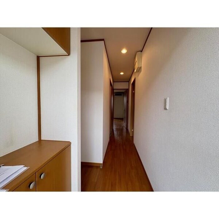 物件内観写真13　(廊下)