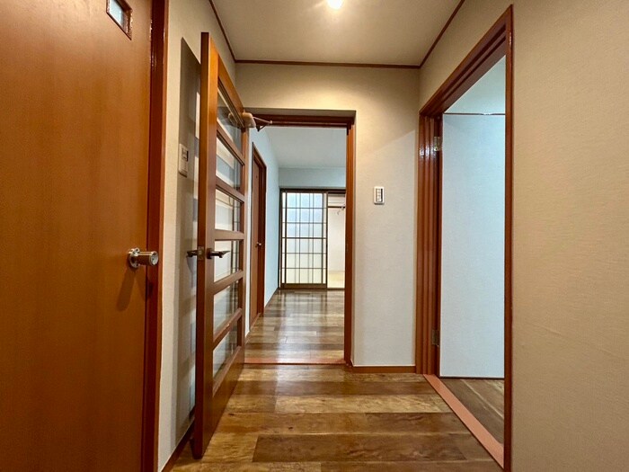 物件内観写真12　(廊下)