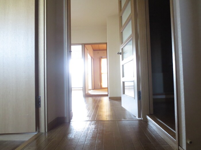 物件内観写真20　(廊下)