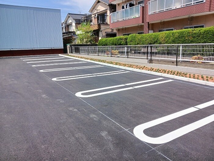 物件外観写真2　(駐輪場)