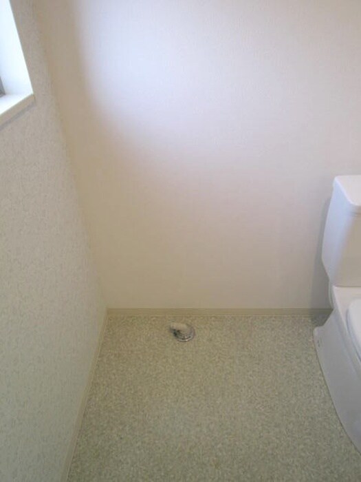 物件内観写真14　(洗濯機置場)