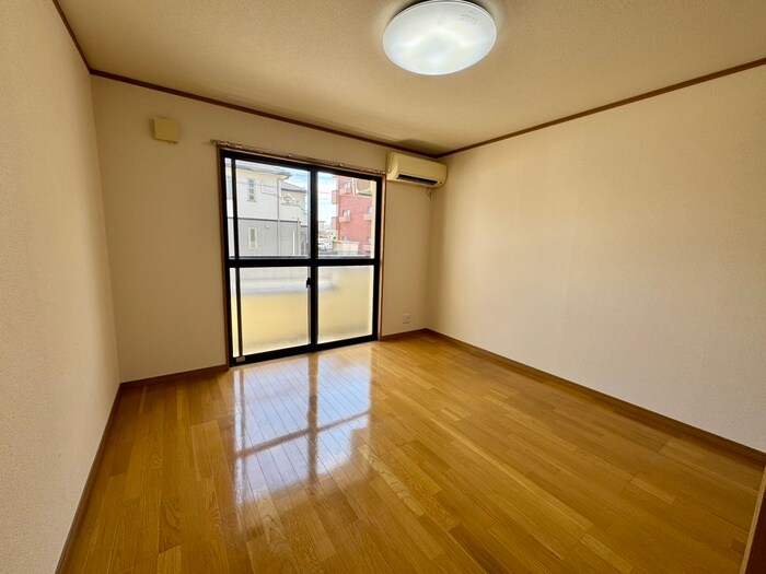 物件内観写真8　(居室)