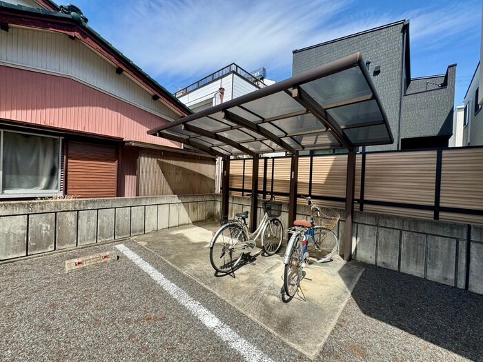 物件外観写真4　(駐輪場)