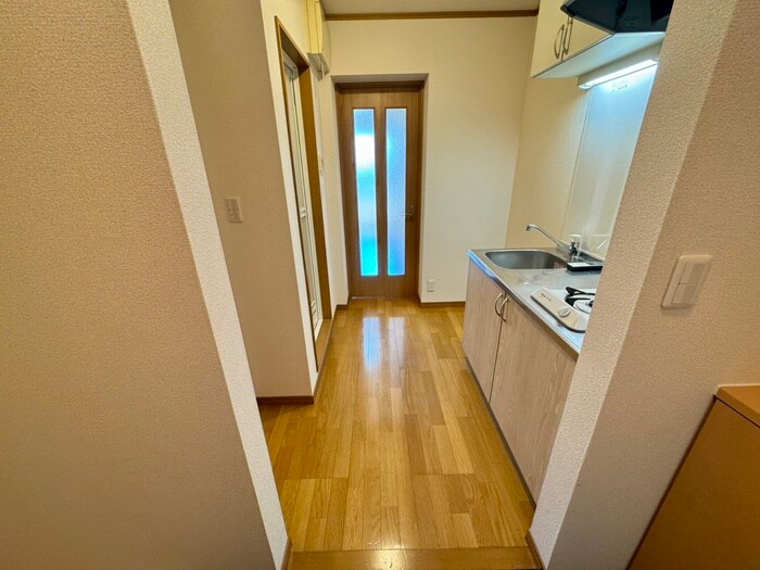 物件内観写真15　(廊下)