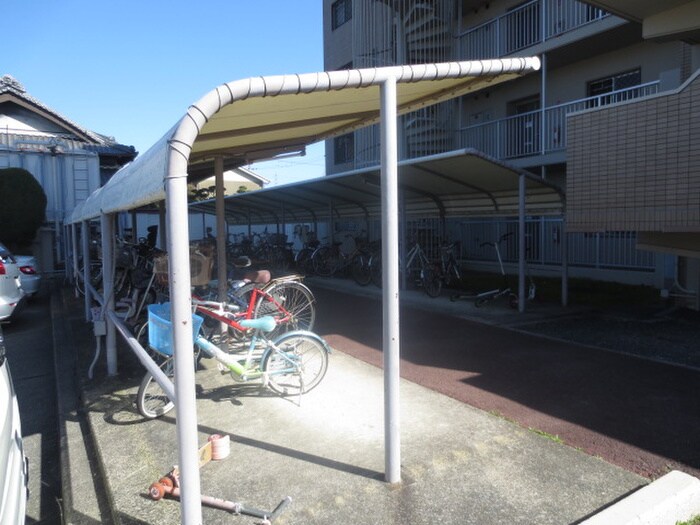 物件外観写真4　(駐輪場)