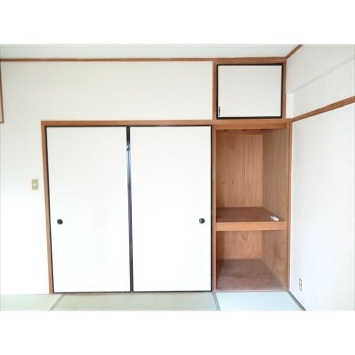 物件内観写真12　(収納)