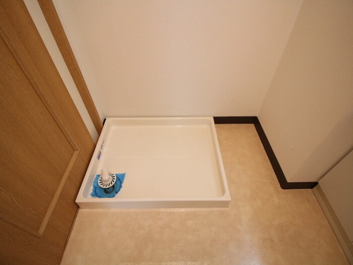 物件内観写真15　(洗濯機置場)