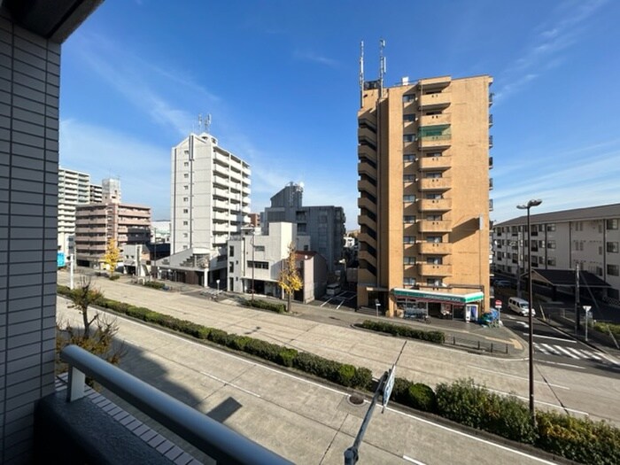 物件内観写真16　(室内からの展望)