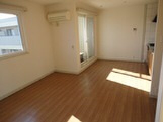 物件内観写真4　(居室)