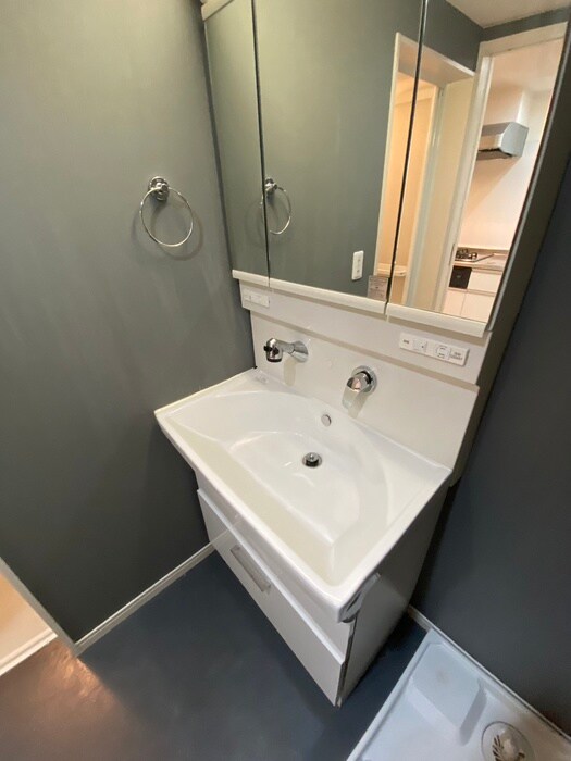 物件内観写真11　(洗面)