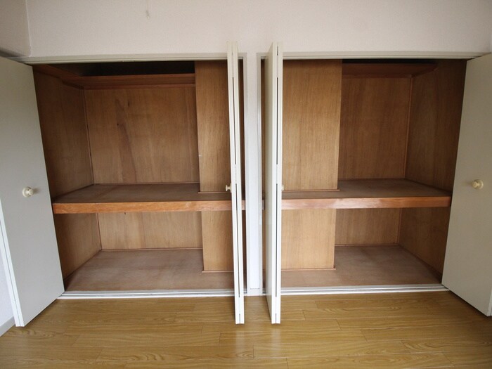 物件内観写真12　(収納)