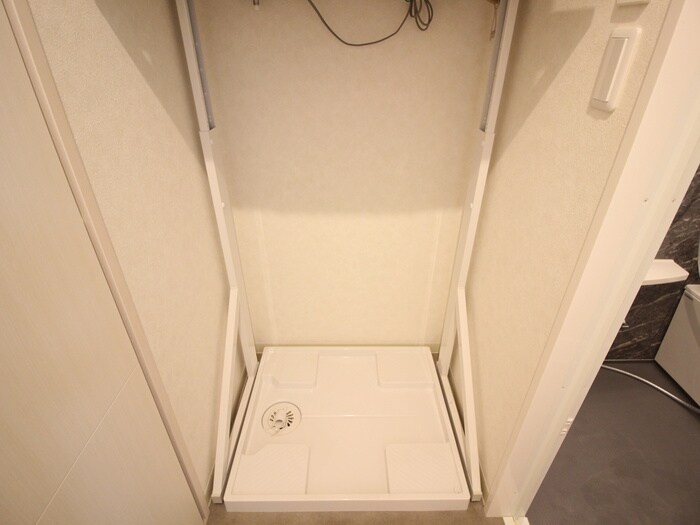 物件内観写真15　(洗濯機置場)