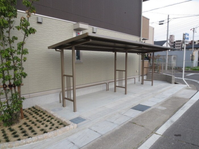 物件外観写真4　(駐輪場)