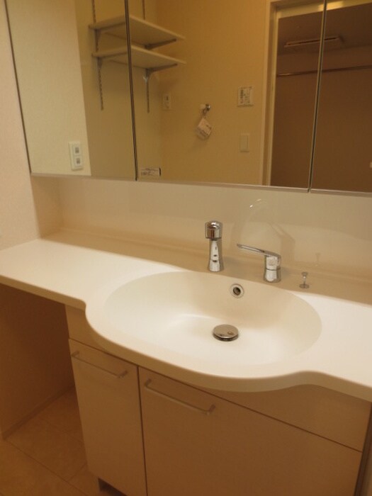 物件内観写真11　(洗面)