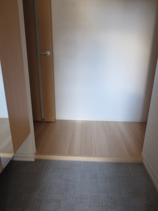 物件内観写真15　(玄関)
