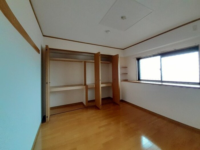 物件内観写真10　(収納)