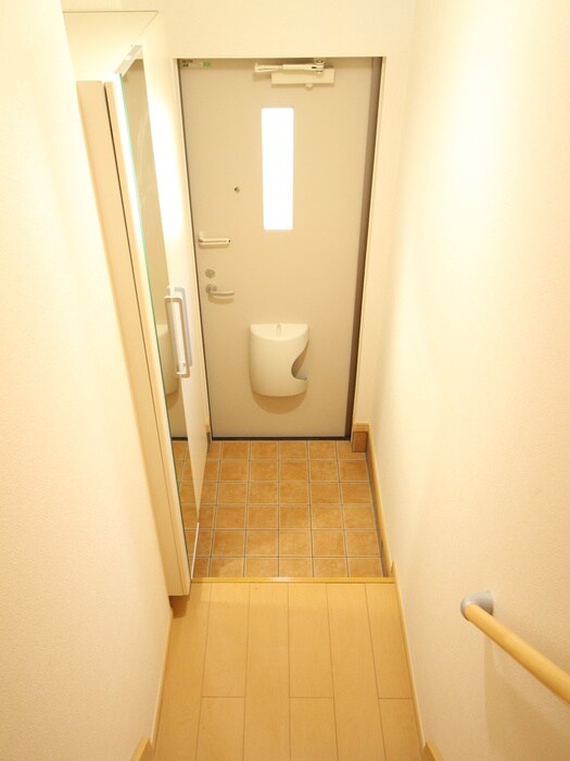 物件内観写真17　(玄関)