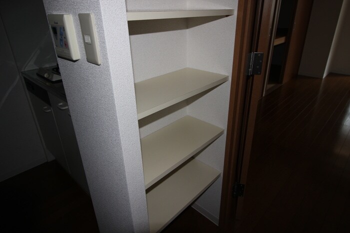 物件内観写真10　(収納)