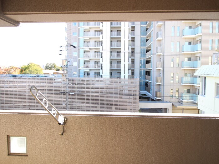 物件内観写真14　(室内からの展望)