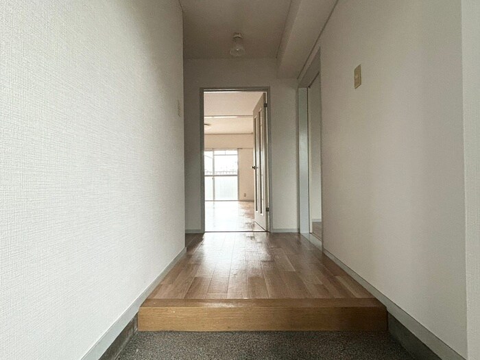 物件内観写真17　(玄関)