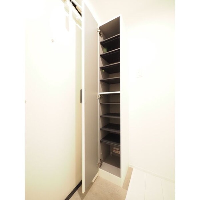 物件内観写真6　(玄関)