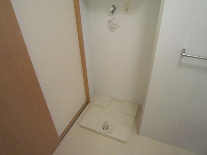 物件内観写真17　(洗濯機置場)