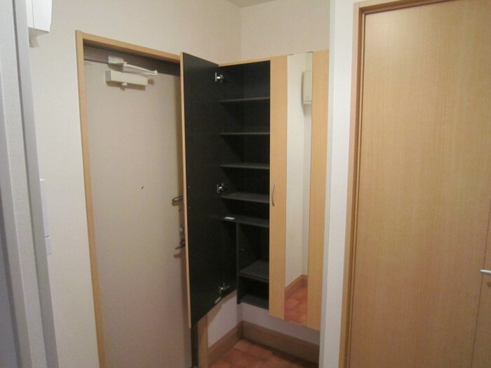 物件内観写真21　(玄関)