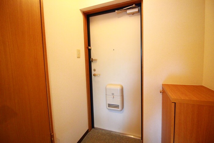 物件内観写真9　(玄関)